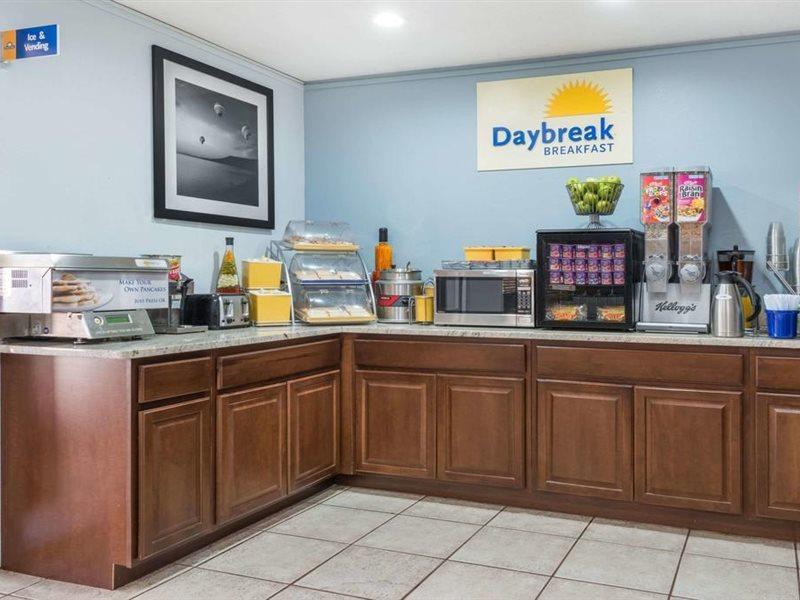 Days Inn By Wyndham Las Vegas Exterior photo