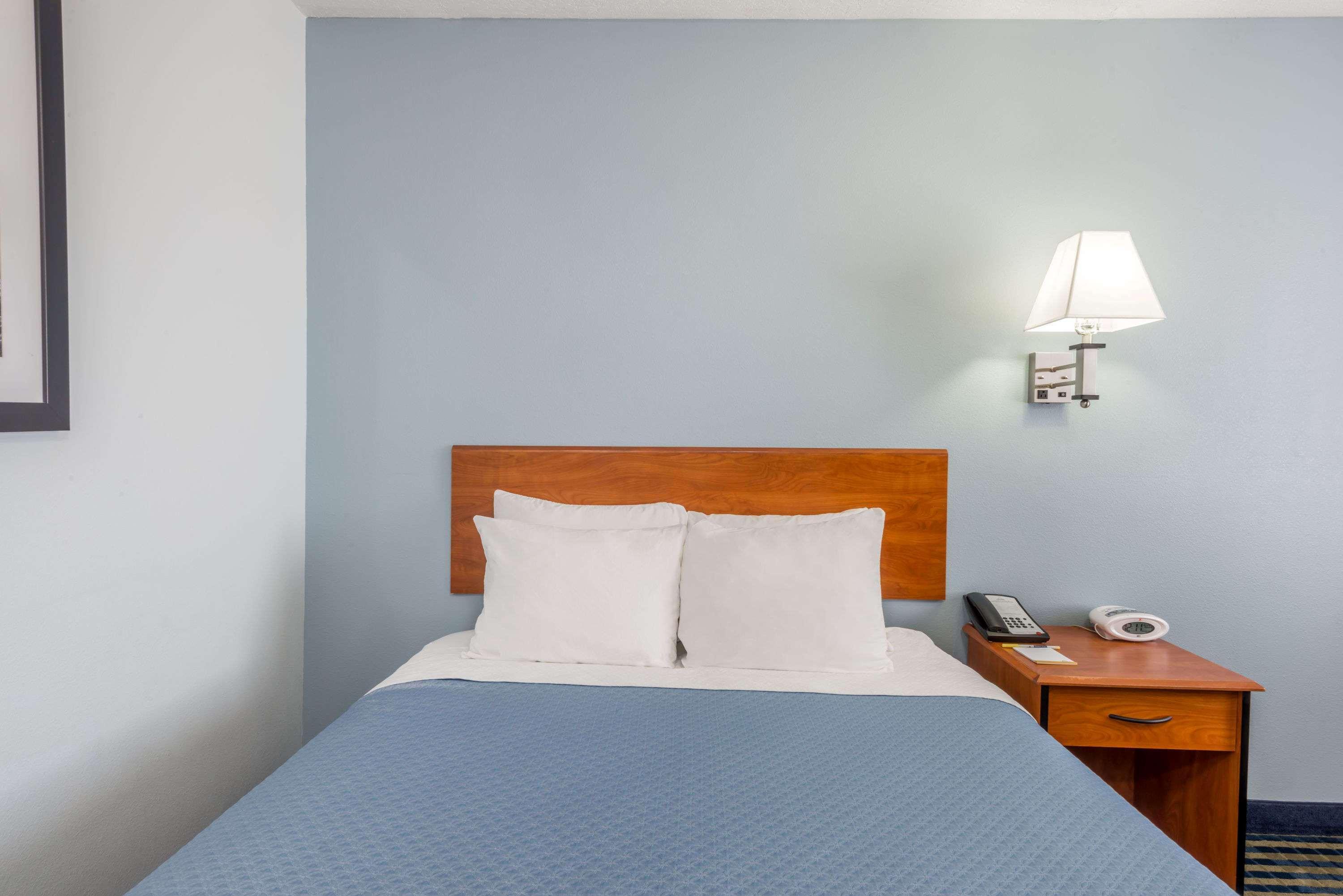 Days Inn By Wyndham Las Vegas Exterior photo